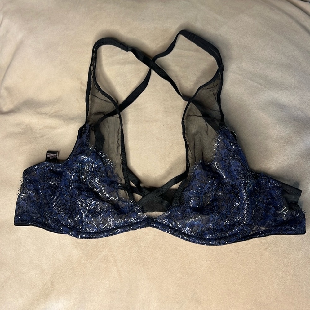 Victoria's Secret VS Very Sexy Unlined Plunge Bra